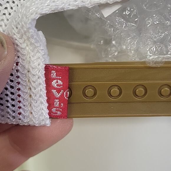 Levi's Brown and White Snapback FlexFit Trucker Hat - Picture 6 of 11